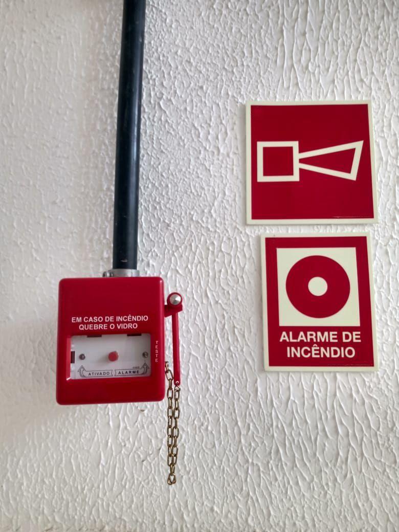 Sistema de detecção alarme e combate a incêndio